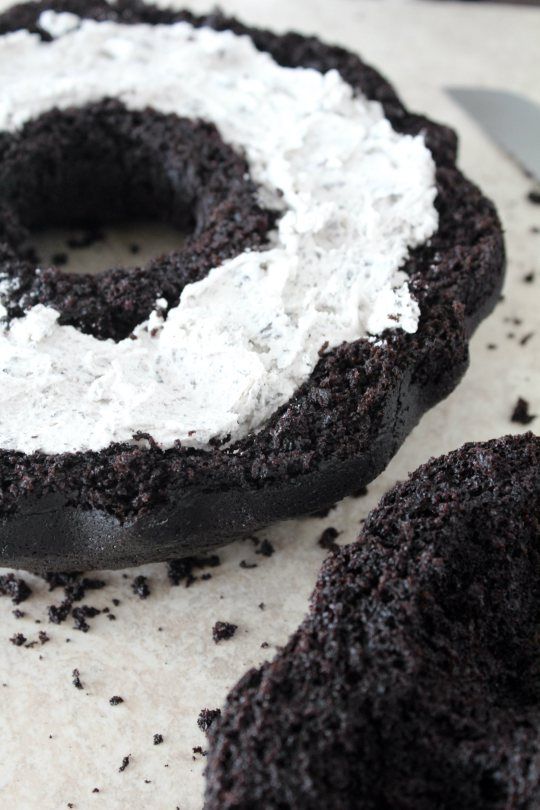 Oreo CremeFilled Bundt Cake Neatorama