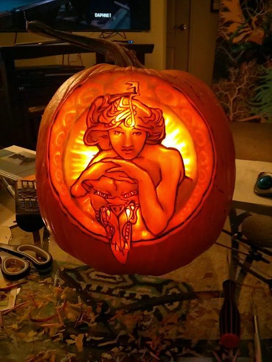 indiana-jones-pumpkin-neatorama