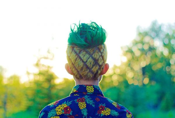 Guy Loses Bet, Gets A Pineapple Haircut - Neatorama