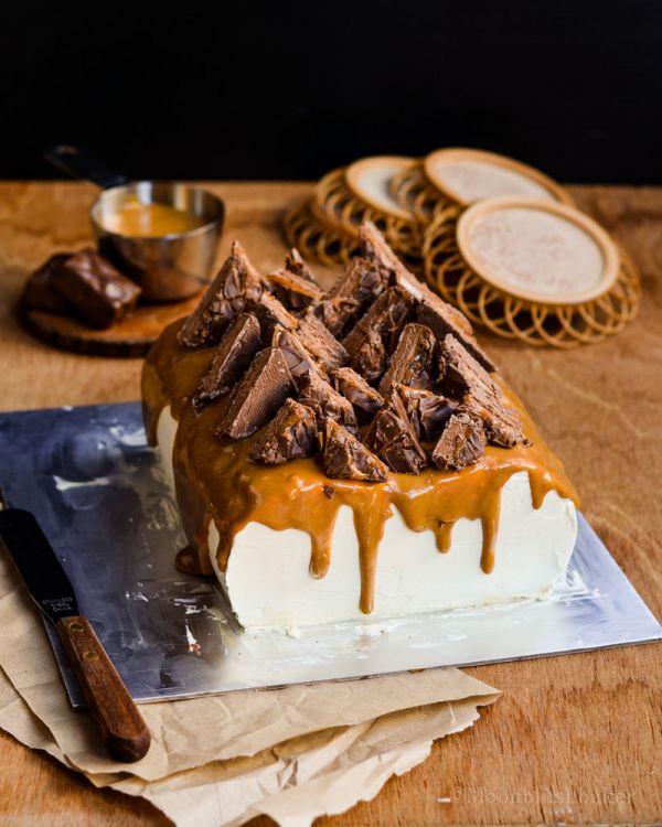 Mars Bar Cake Has a Tunnel of Molten Caramel Running through It Neatorama