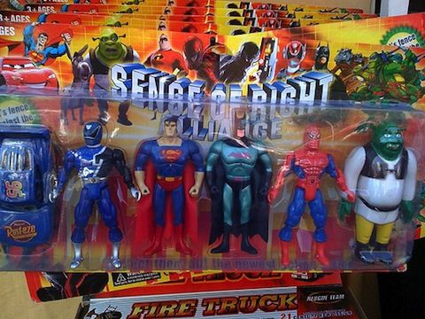 The Most Hilarious Bootleg Superhero Toys Ever - Neatorama - 480 x 360 jpeg 52kB