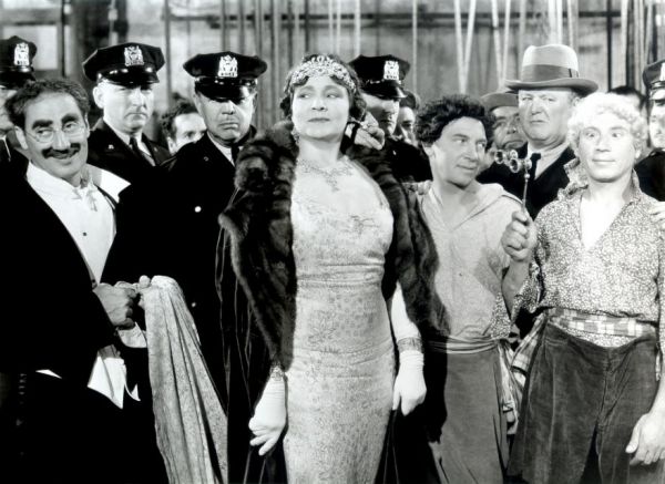 marx bros a night at the opera