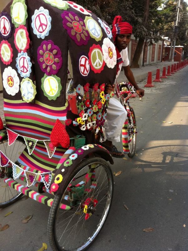 http://www.neatorama.com/2013/03/03/Knitted-Rickshaw/#!bNtGqM