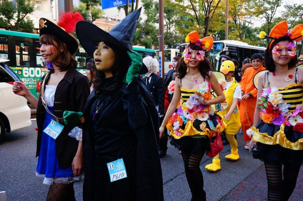 12 Halloween Traditions From Around The World Neatorama