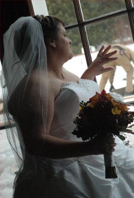 8 Wedding Photos Taken at Precisely the Wrong Moment - Neatorama