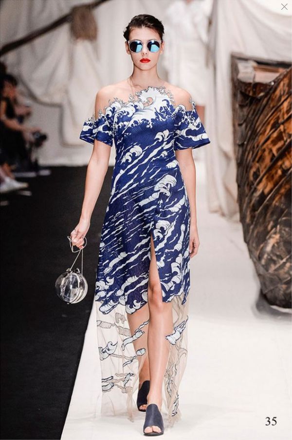 Dresses That Look Like Famous Hokusai Woodblock Prints