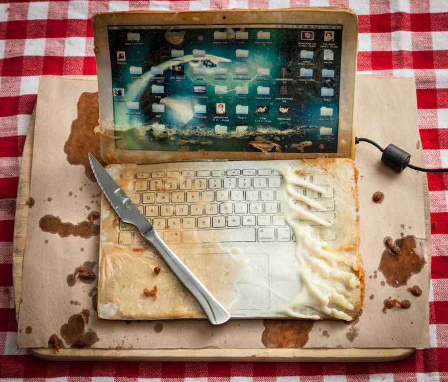http://uploads.neatorama.com/spotlight/wp-content/uploads/2012/06/880Deep-Fried-Gadgets048.jpg