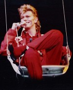 483px-bowierar87
