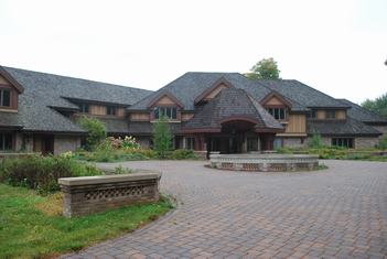 tear down on Lake Mtka