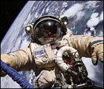 149465main_Russian_Orlan_Space_Suit