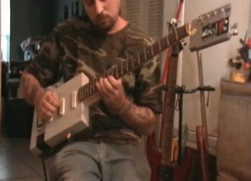 custom-built-nintendo-guitar_ZRqMf_6648