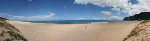 Barking_Sands_beach_in_Kauai
