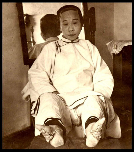 foot binding and queue hair