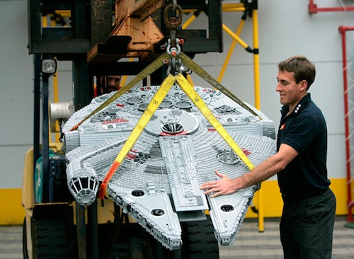 star_wars_legoland_models_arrive_1