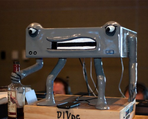 divpc_casemod_drinking_computer