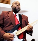 esq-ray-towler-guitar-0311-lg