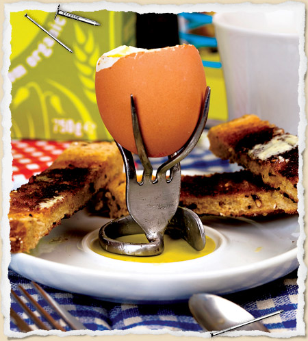 fork-egg-holder-side