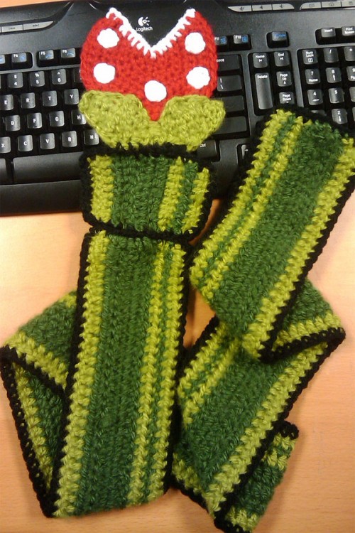 piranha_plant_scarf