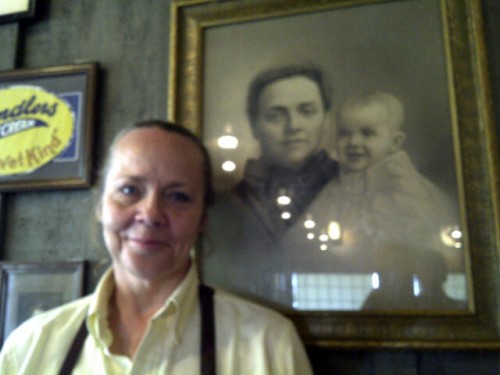 CRACKER BARREL