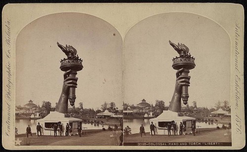 Statuehand-torch-display