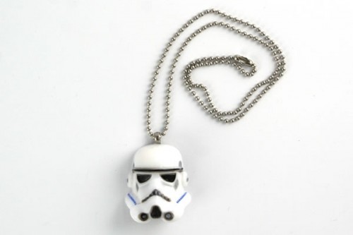 Stormtrooper-Necklace_11454-l