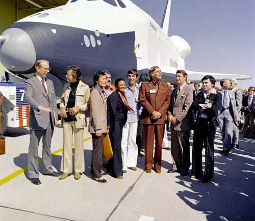 689px-The_Shuttle_Enterprise_-_GPN-2000-001363