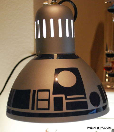 DIY-R2D2-Lamp-from-10-IKEA-lamp
