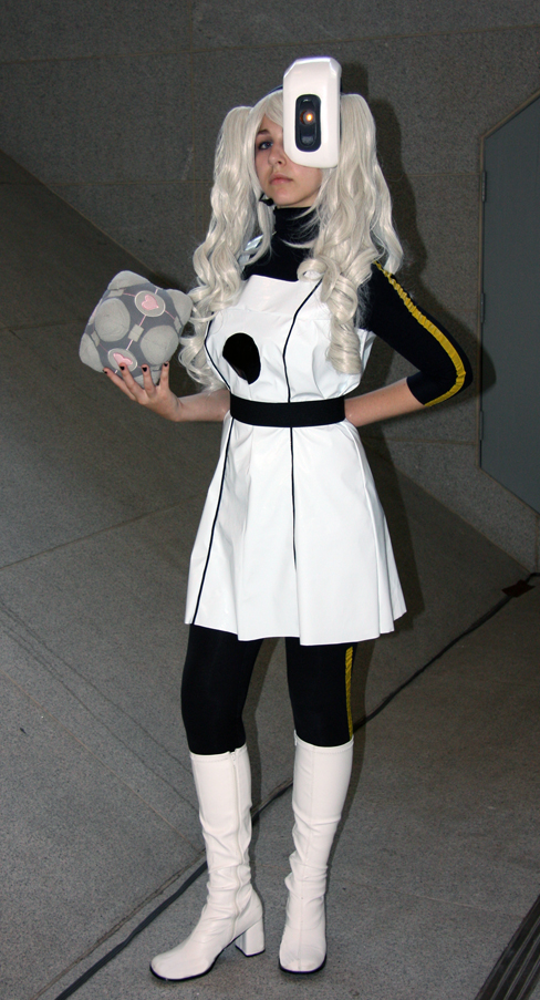 glados_cosplay_by_silverstar42-d42almm