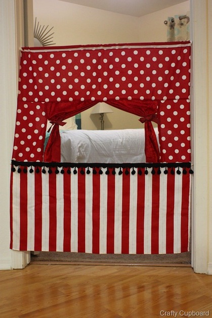 skiptomylou_doorway_puppet_theater