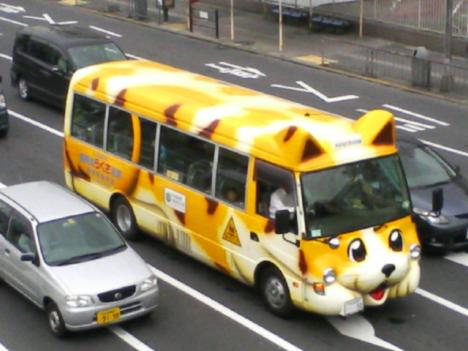 117514__468x_us-vs-japanese-schoolbuses-030