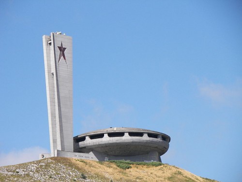 800px-Buzludzha-02