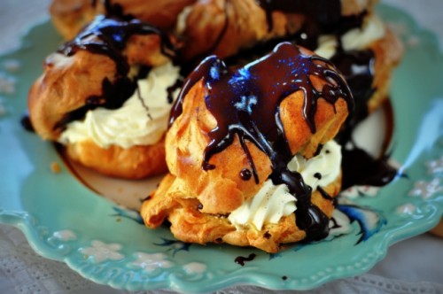ktarian-chocolate-puffs-with-edible-glitter