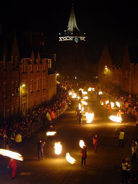 450px-Stonehave_fireballs_2003