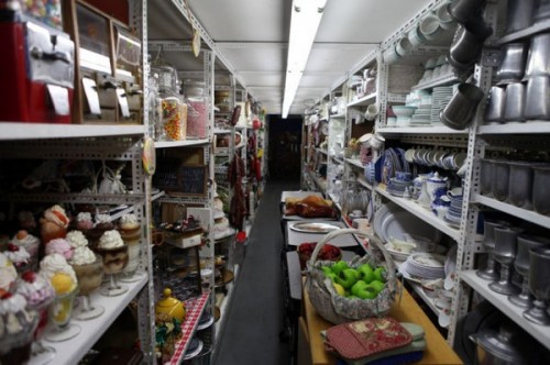 Hollywood_Prop_Warehouse_13