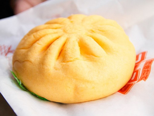 20120117-pizza-man-7-11-steamed-buns-1