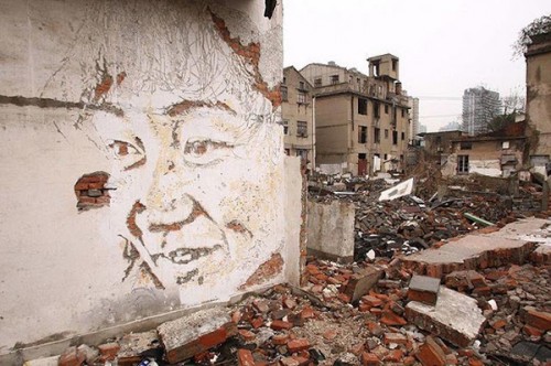 jux_vhils2