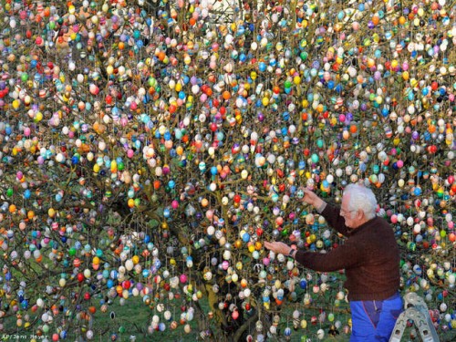 Easter-Egg-Tree