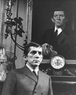 250darkshadows\'barnabas