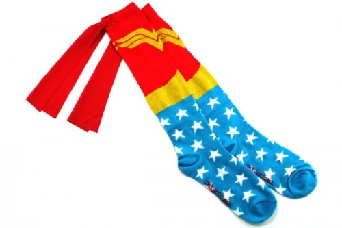 Wonder-Woman-Cape-Socks_23689-l