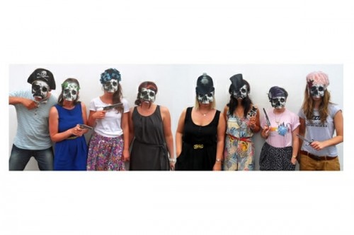 Dead-Dinner-Guest-Disguises_25043-l