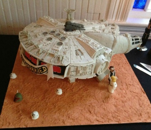111milleniumfalconcake