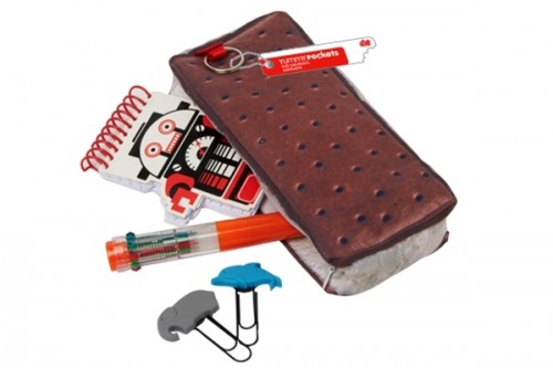Yummy-Pockets-Ice-Cream-Sandwich_24099-l