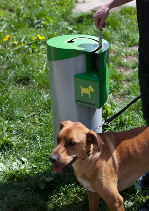 dogs pooping only can go into this trash can neatorama dogs pooping only can go into this trash can neatorama