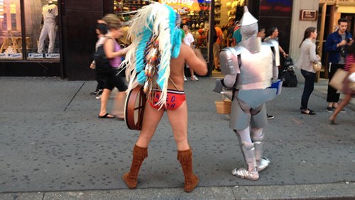 street-performer-showdown-of-the-day1