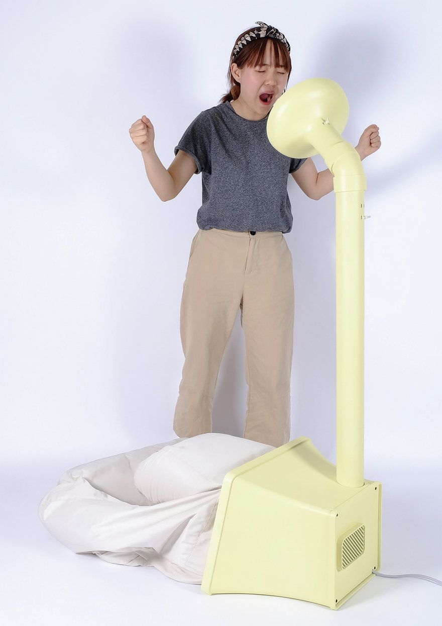 You Inflate This Chair by Screaming into It - Neatorama
