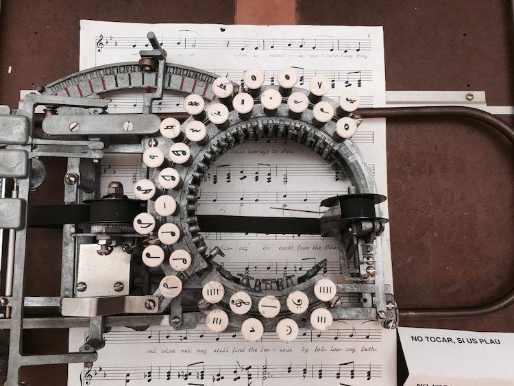 This Rare Vintage Typewriter from the 1950s Lets You Type Sheet Music