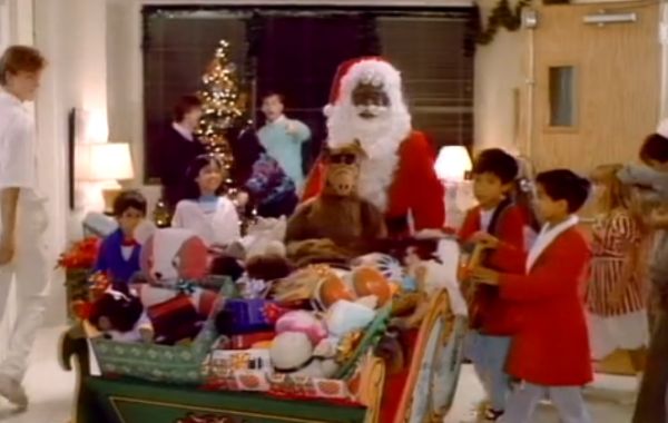 10 Christmas Episodes From Classic Sitcoms - Neatorama