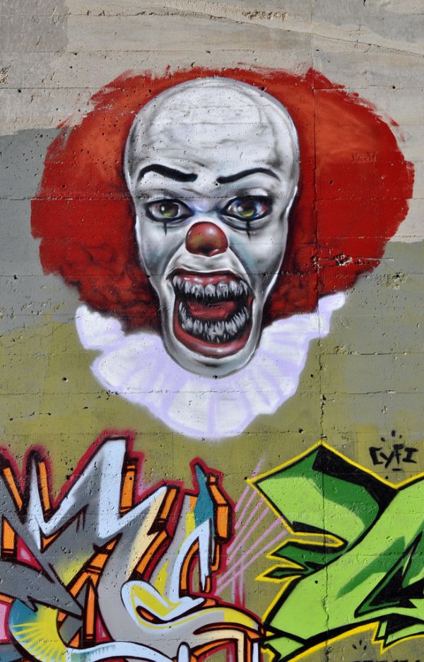 Frightfully Good Halloween Graffiti - Neatorama