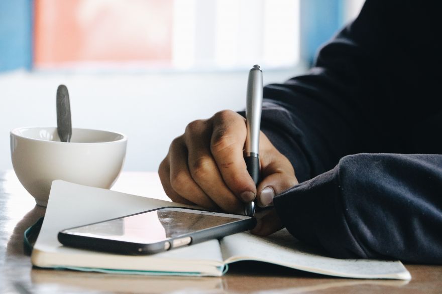 Is Taking Notes By Hand Better Than Using A Gadget? - Neatorama