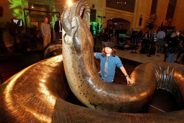 giant boa constrictor from dinosaur age